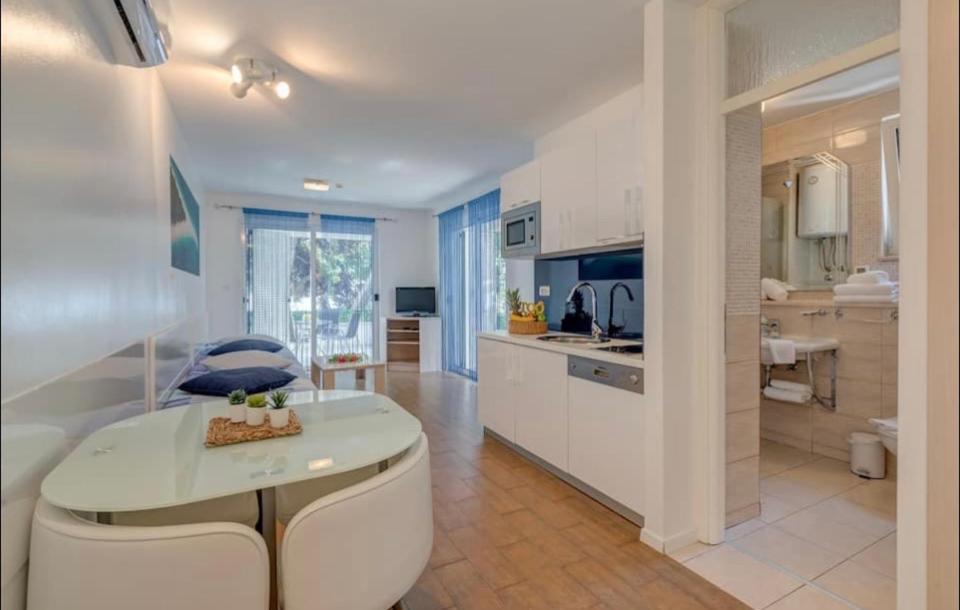 Apartment Promenade Zlatni Rat Bol Dış mekan fotoğraf